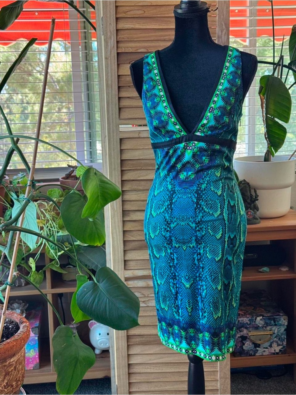 Green & Blue V-Neck Patterned Midi Dress